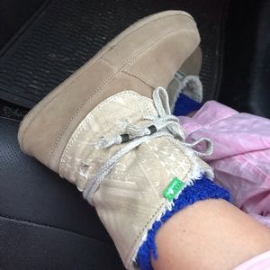 Sanuk moccasin boots